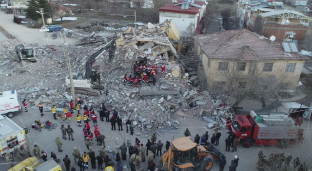 Enkazdan yaralı olarak kurtarılmıştı! Miraç&#039;tan acı haber geldi