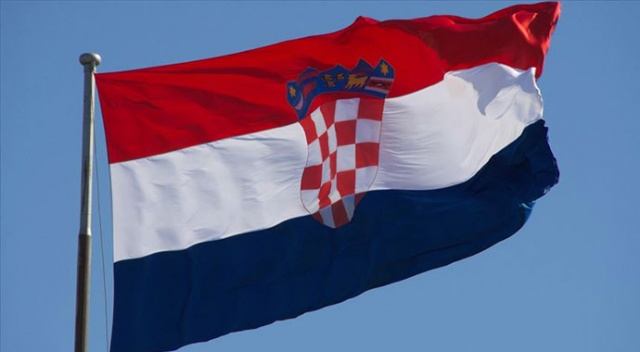 Hırvatistan&#039;da askeri helikopter düştü