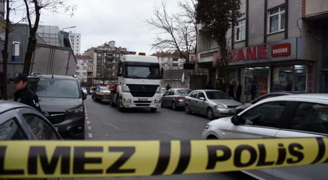 İstanbul&#039;da feci kaza! 5 yaşındaki çocuk tırın altında kaldı