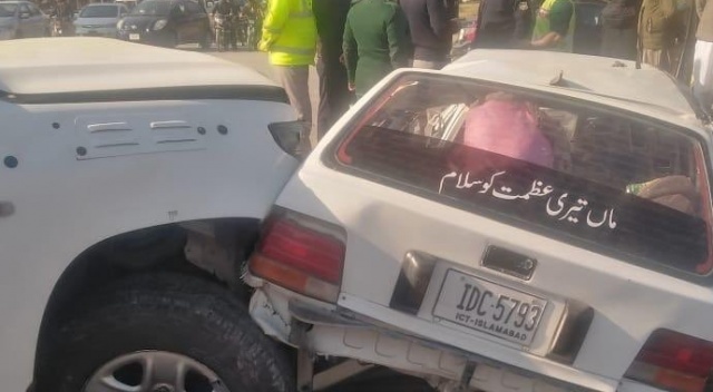 Pakistan’da ABD konsolosluk aracı kaza yaptı: 2 ölü, 4 yaralı