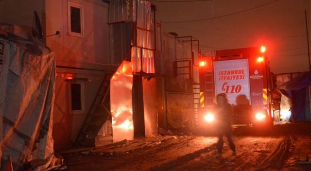 Sultangazi&#039;de işçilerin kaldığı konteynerde yangın!