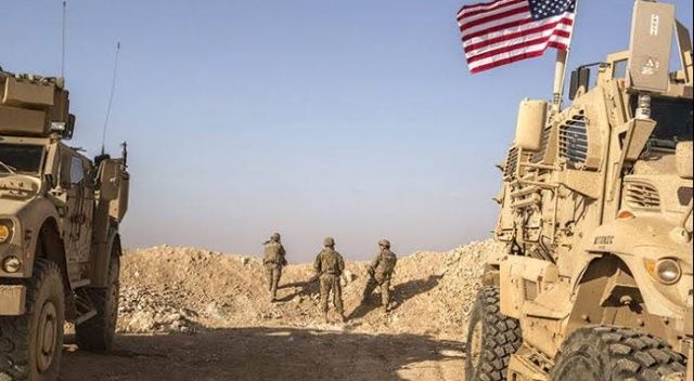 Suriye&#039;de tehlikeli temas! ABD askerleri, Rus askerlerinin yolunu kesti