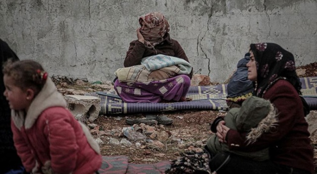 Türkiye sınırına son 3 günde 31 bin sivil daha göç etti