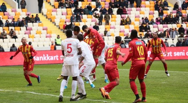 Ziraat Türkiye Kupası&#039;nda Sivasspor, Yeni Malatyaspor&#039;a 2-1 mağlup olmasına rağmen çeyrek finale yükseldi