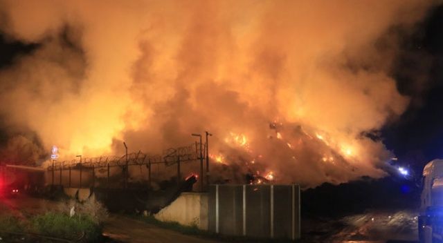 Adana&#039;daki pamuk yağı fabrikası yangını üçüncü gününde