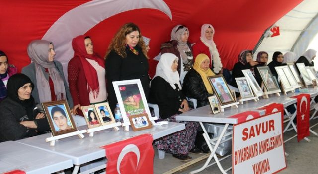 HDP önündeki ailelerin evlat nöbeti 176&#039;ncı gününde