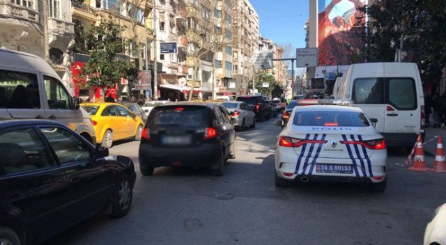 İstanbul’un göbeğinde bıçaklı trafik kavgası: 1 yaralı