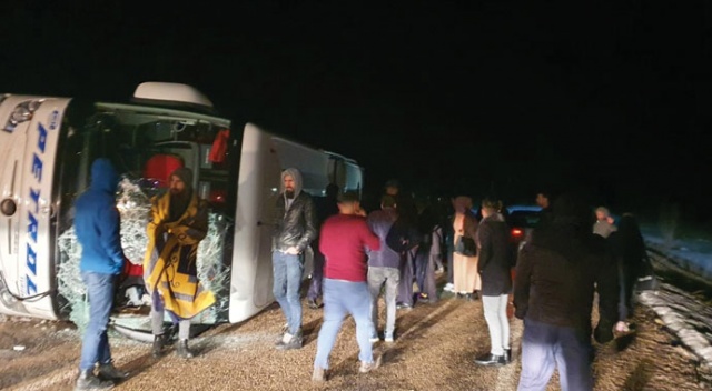 Kayseri&#039;de yolcu otobüsü devrildi