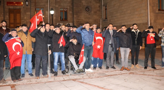 Nevşehir ve Isparta&#039;da vatandaşlardan Mehmetçiğe destek