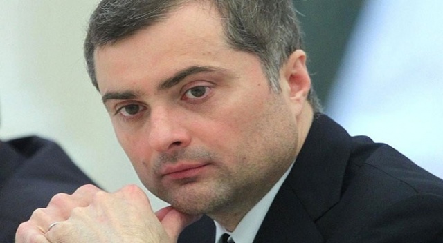 Putin, Ukrayna ve Kafkasya danışmanı Surkov&#039;u görevden aldı