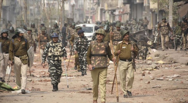 Yeni Delhi&#039;de vatandaşlık yasasına karşı protestolarda 35 kişi öldü