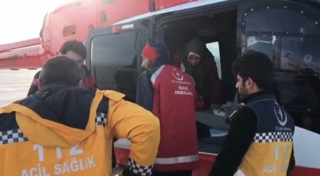 Yol kardan kapandı, hamile kadının imdadına ambulans helikopter yetişti
