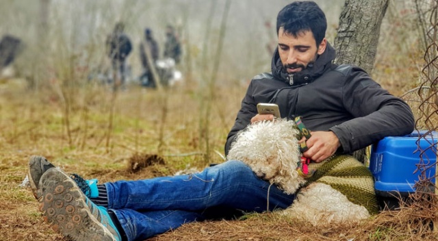 Yunanistan&#039;daki eşine ulaşmak isteyen Filistinli Ahmet, köpeğiyle sınıra geldi