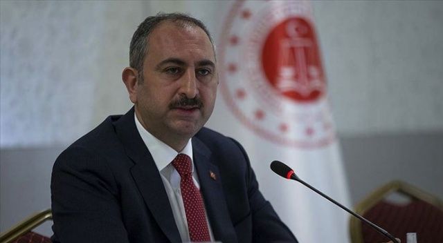 Adalet Bakanı Gül: Bugünden itibaren cezaevlerinde görev yapan personel evlerine gönderilmeyecek