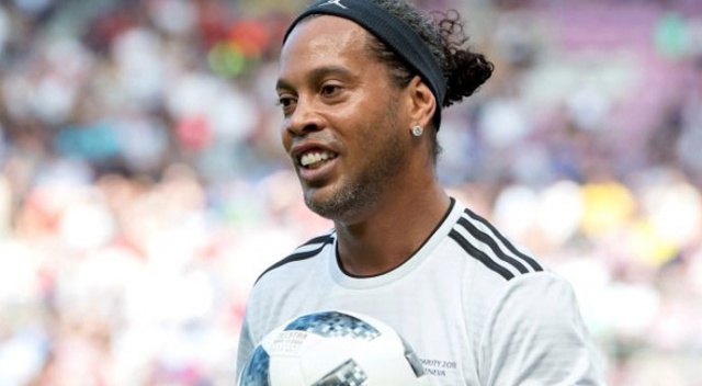 Ronaldinho, sahte pasaport iddiası nedeniyle gözaltına alındı