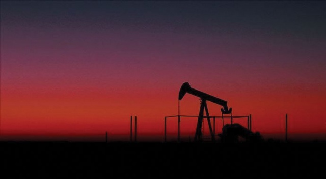 ABD, petrol fiyatı tahminini 10 dolar aşağı çekti