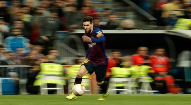 Messi&#039;den transfer iddialarına yalanlama