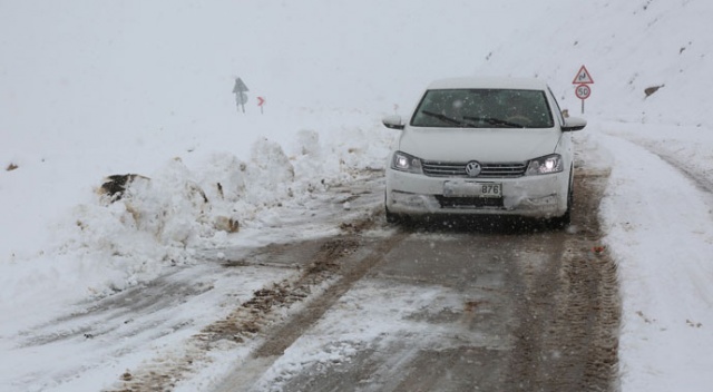 Tunceli&#039;de kar yağışı etkili oldu, 32 köy yolu kapandı