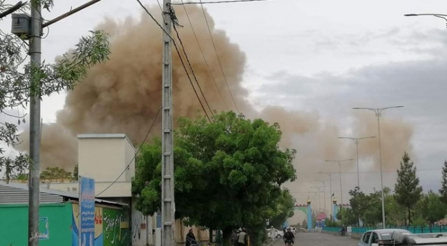 Afganistan’da bomba yüklü araçla saldırı: 5 ölü