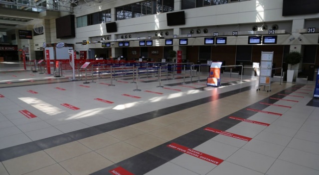 Antalya Havalimanına kısıtlama sonrası ilk uçak yarın 11:39&#039;da iniyor