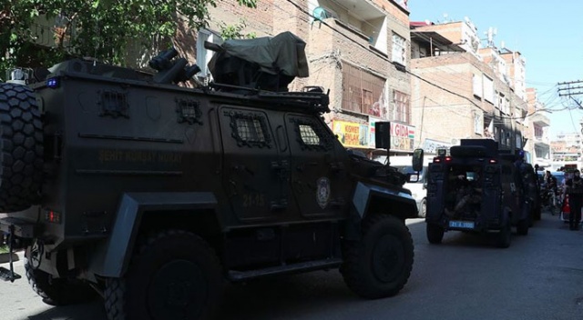 Diyarbakır&#039;da polis memurunun şehit olduğu saldırının faili gözaltına alındı