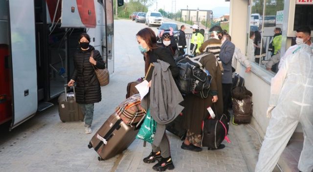 Kırgızistan’dan Bolu’ya getirilen 146 kişi yurda yerleştirildi