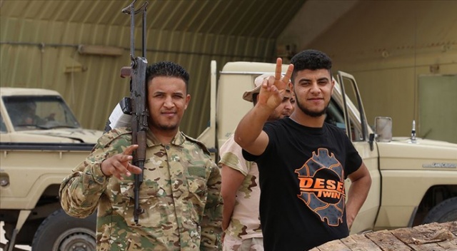 Libya Ordusu başkentin güneyinde ilerleyişini sürdürüyor