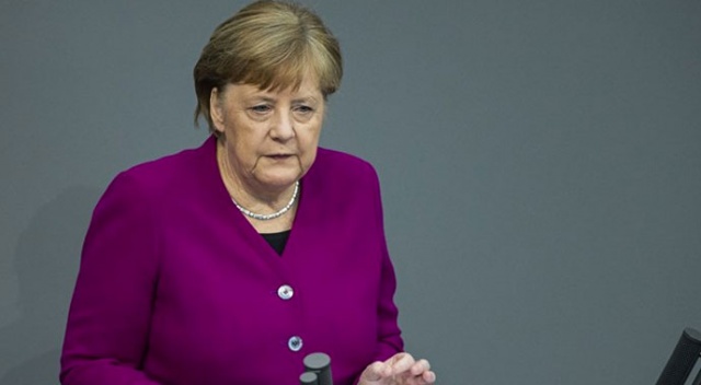 Merkel&#039;in e-postalarının hacklendiği ortaya çıktı