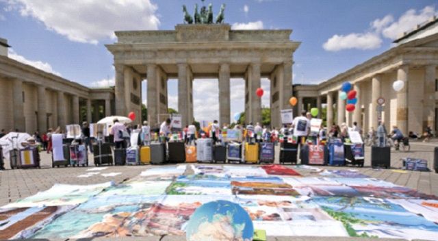Turizmciler Berlin’de sokaklara indi