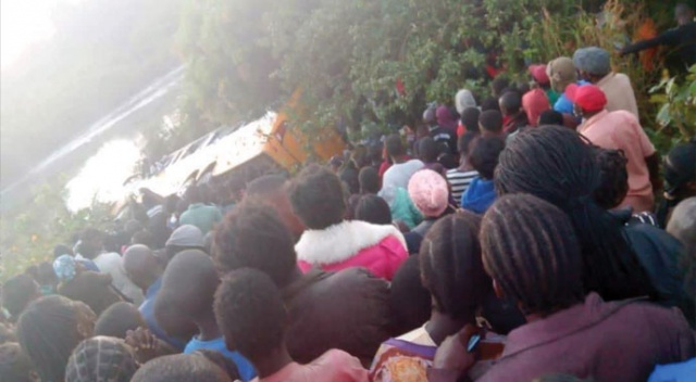 Zambiya’da otobüs şarampole uçtu: 4 ölü, 15 yaralı