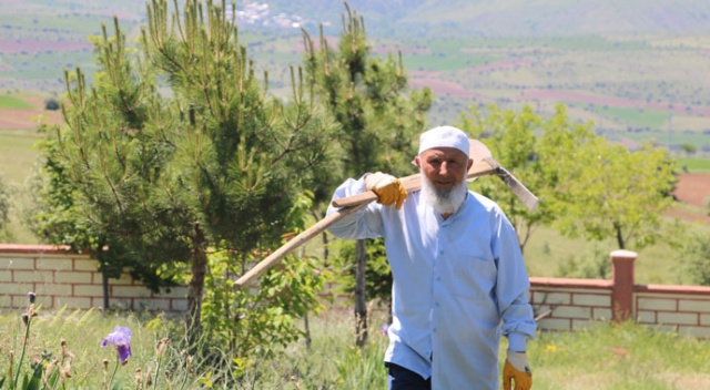 70&#039;lik delikanlıya Bakan Pakdemirli&#039;den teşekkür ve dua