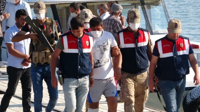 Battığı iddia edilen tekne ve içerisindeki şahsı arama çalışmalarına ara verildi