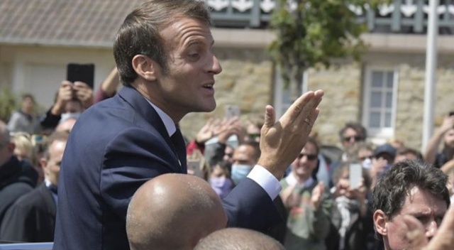 Fransa&#039;da Macron yerel seçimlerde ağır yenilgi aldı