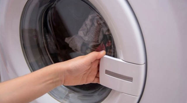 Japonya’da 3 yaşındaki oğlunu çamaşır makinesine kilitleyen baba tutuklandı