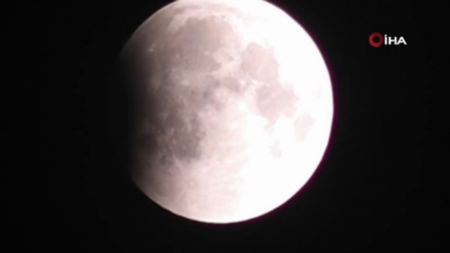 Pakistan’da Ay tutulması gözlemlendi