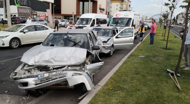 Aksaray’da 5 araçlı zincirleme trafik kazası: 9 yaralı