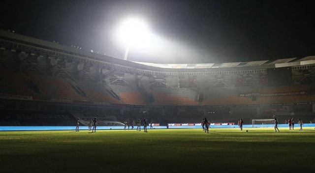 Başakşehir maçındaki elektrik kesintisinin nedeni belli oldu