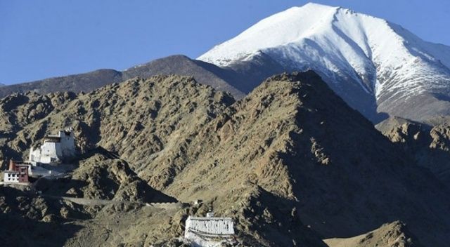 Çin, Himalayalar&#039;da geri adım atıyor