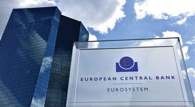 ECB&#039;den parasal teşvik çağrısı