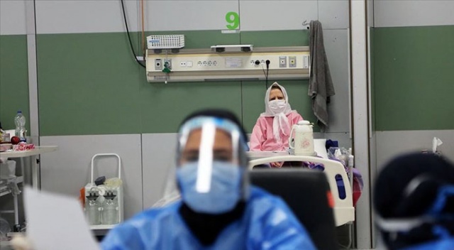 İran&#039;ın Urumiye kentinde Kovid-19 hastaları için ayrılan hastaneler doldu