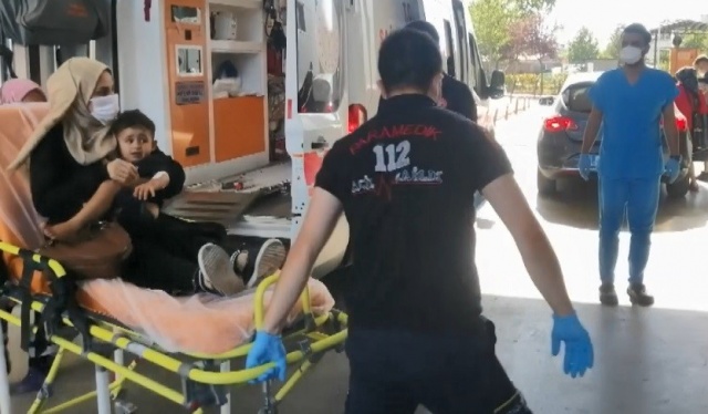Kocaeli&#039;de balkondan düşen 2 yaşındaki çocuk hastaneye kaldırıldı