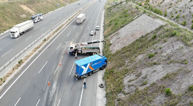 Kuzey Marmara otoyolunda feci kaza: Tır ile kamyon çarpıştı, 1 kişi ağır yaralandı