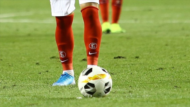 Sevilla takımında bir futbolcuda Covid-19 çıktı