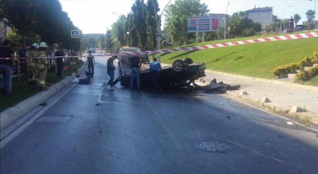 Sultangazi’de feci kaza: Takla atan aracın içinden fırladı