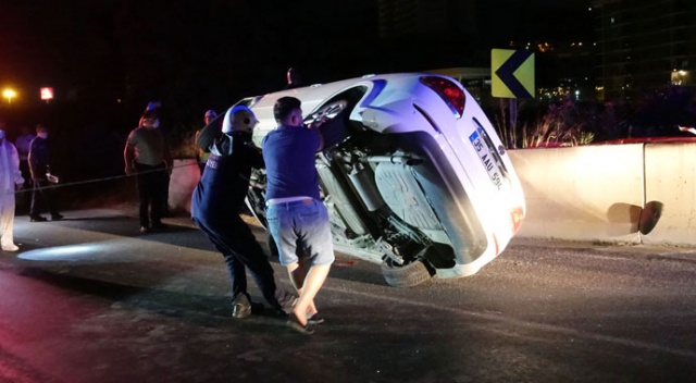 Takla atan otomobil beton bariyerlere çarptı: 1 polis öldü