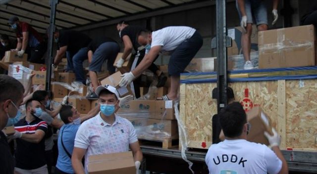 Türkiye&#039;nin gönderdiği tıbbi malzeme yardımı Sancak bölgesine ulaştı