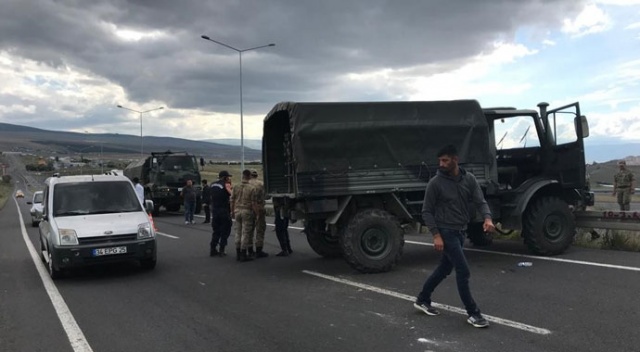 Ardahan&#039;da askeri araç kaza yaptı, 5 asker yaralandı