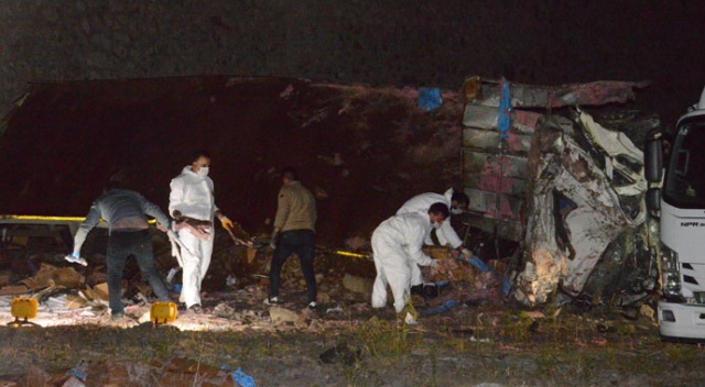 Erzurum&#039;da dinamit yüklü kamyon devrildi: 2 ölü