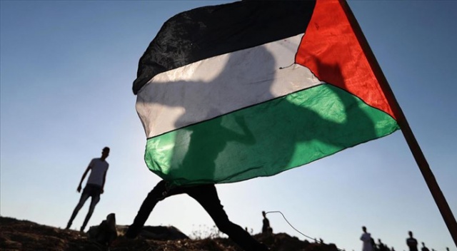 Filistin, BAE-İsrail normalleşme anlaşmasına tepki için Abu Dabi’deki büyükelçisini geri çekti