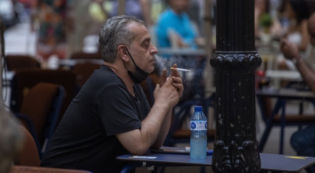 İspanya&#039;da  sokakta sigara içmek yasak